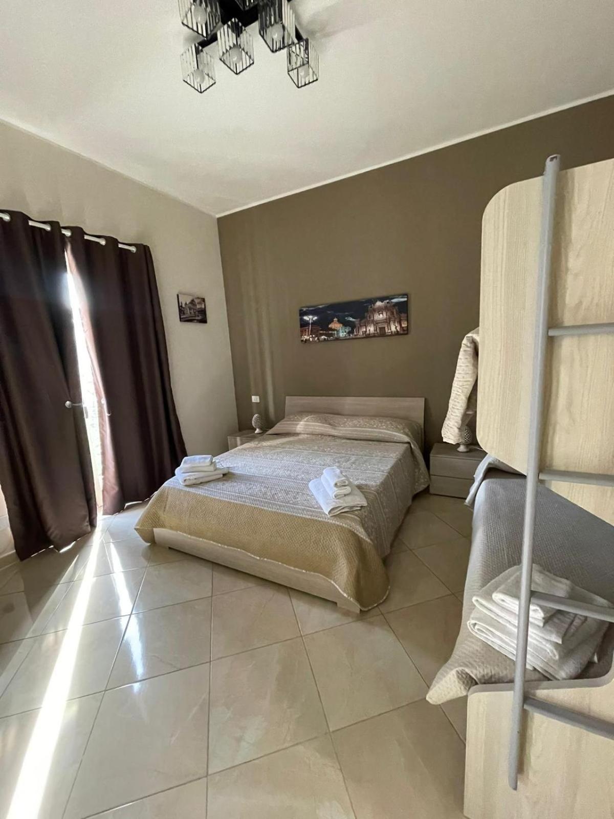 Aurora House Villa Катания Екстериор снимка
